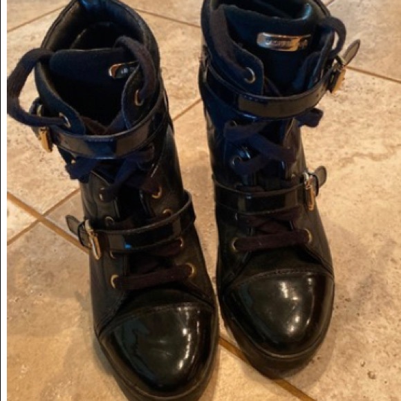 Michael Kors wedge boots - Picture 2 of 3